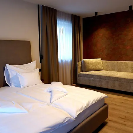 Lh New Opening Hotel 4*