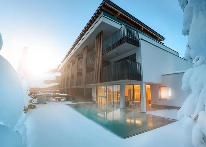 Lh Linzerhaus Suites Saalbach - Inklusive Jokercard 4* ザールバッハ・ヒンターグレム